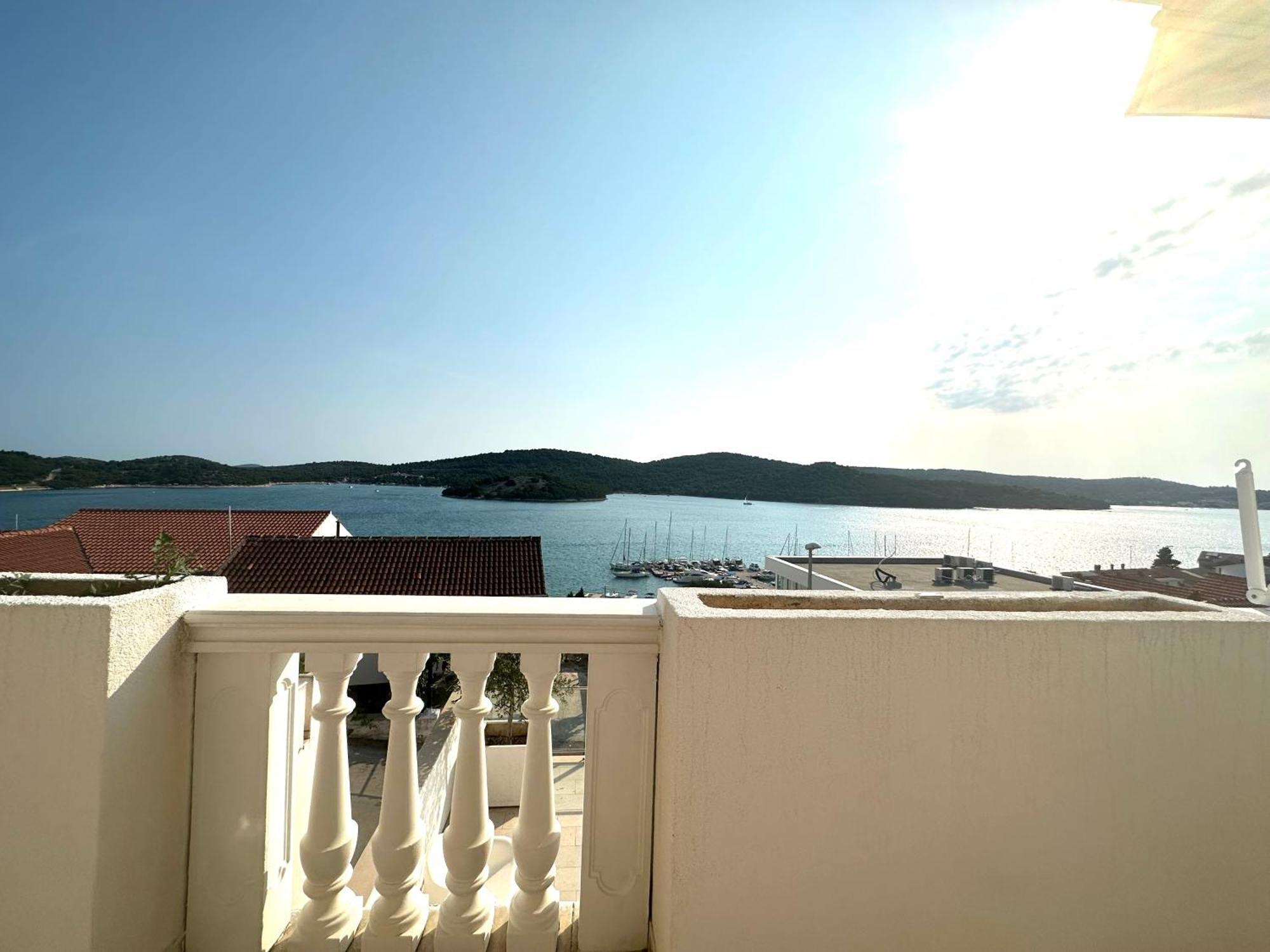 Villa Perla Tisno Buitenkant foto